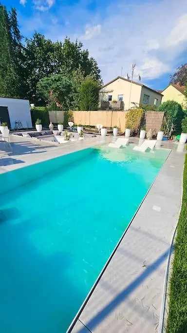 Апартаменты Luxurious Large Home With Pool, Garden, Koi Pond Мюнхен Германия